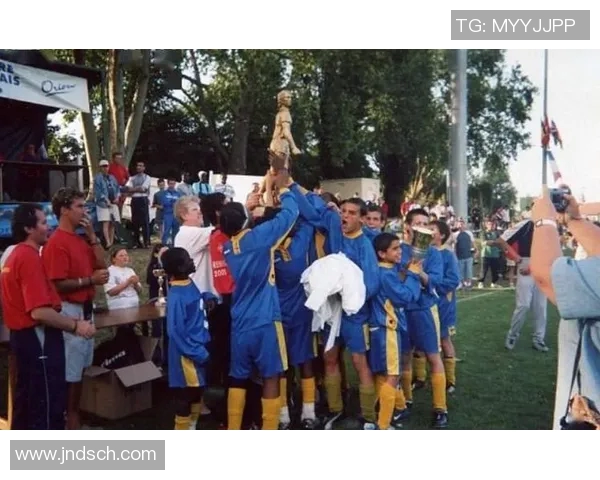 非洲足球明星的励志故事与他们的名字背后的奋斗精神